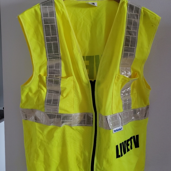Construction safety t shirts and vest - Picture 1 of 3